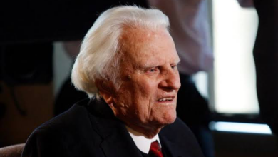 Full biography about billy graham