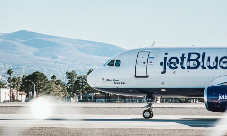 stay connected with the JetBlue Fly-Fi