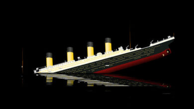 How did the titanic sink?